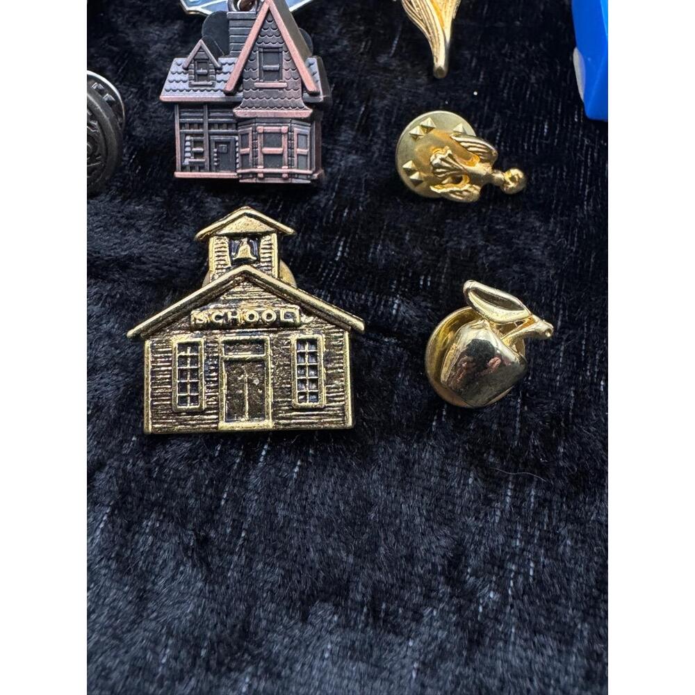 Collectible Lapel Hat Pins Lot Of 20 Enamel Souvenir Mixed Subjects Vintage - Picture 13 of 15